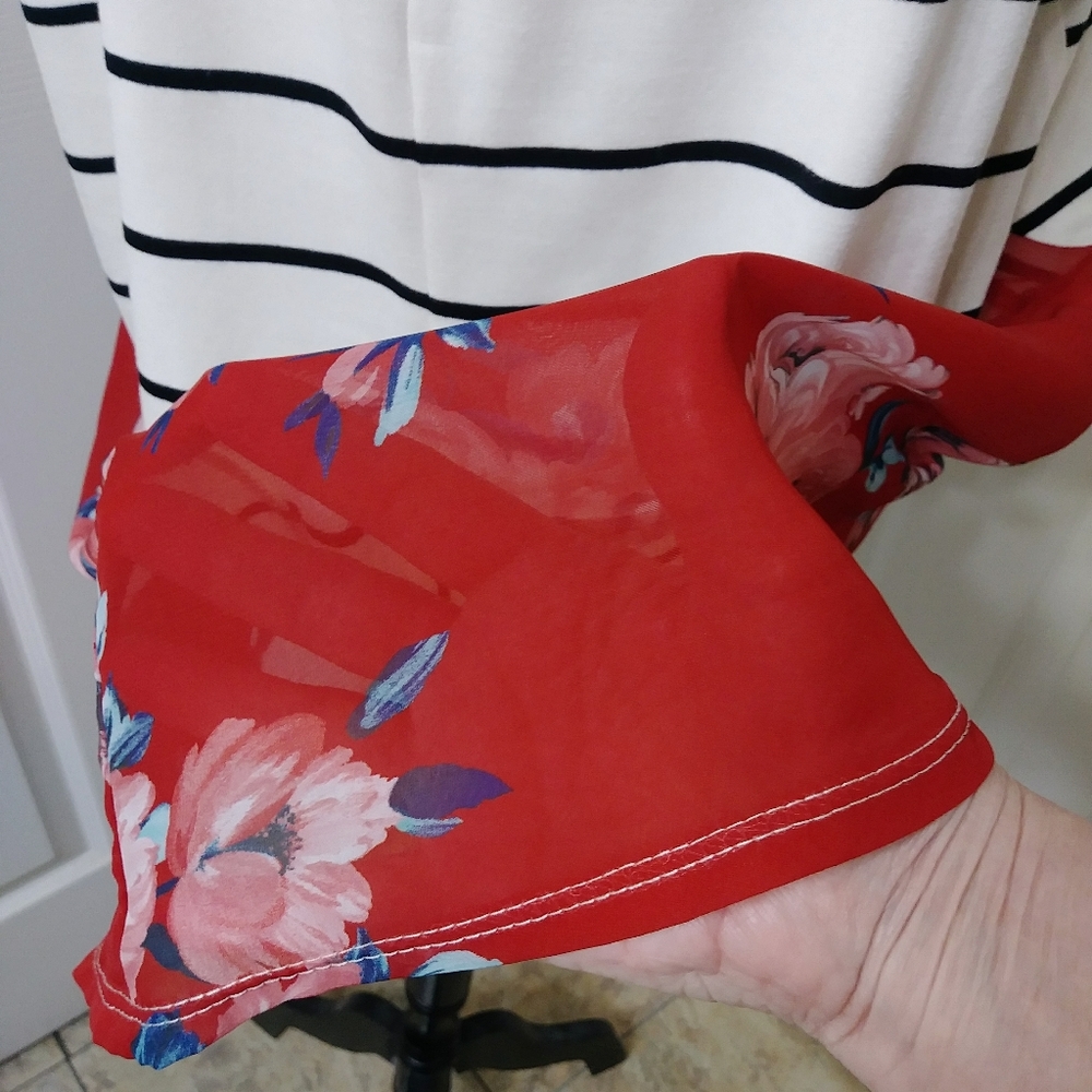 Avenue Short Sleeve Stripe & Floral Top Size 14 - Picture 6 of 7